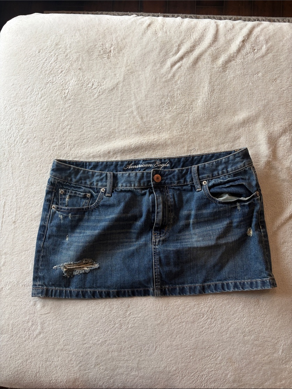 2009 American Eagle mini skirt